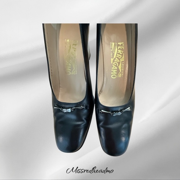 Salvatore Ferragamo Black Heels Timeless Design - Picture 2 of 7